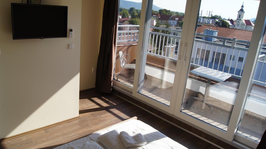 Apartman Panorama Štúrovo Esterno foto